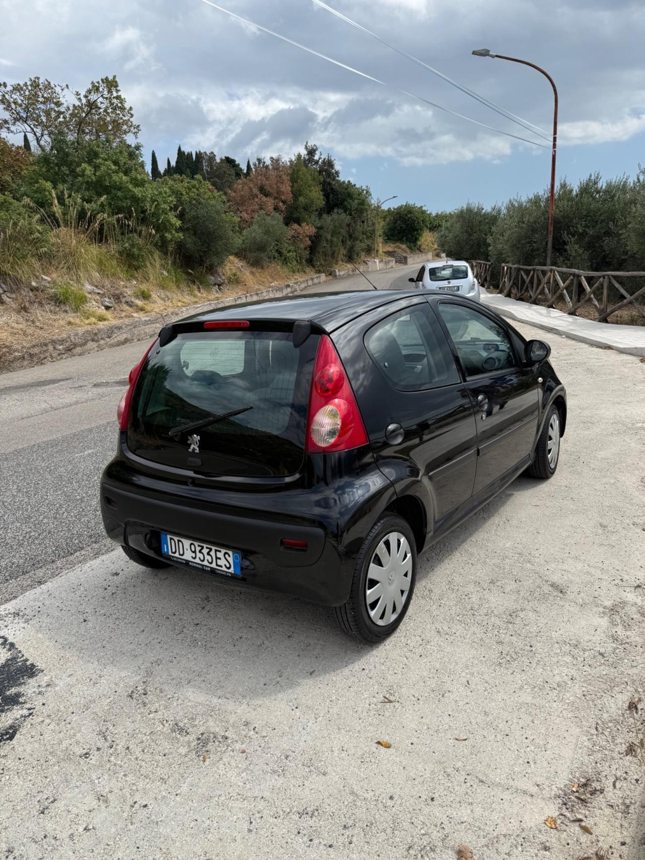 Peugeot 107 1.0 68CV 5p. Sweet Years ok neop.