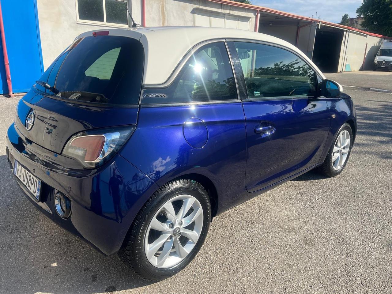 Opel adam 1.2 benz- full- km 77000-2015