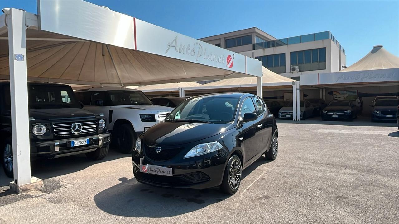 Lancia Ypsilon 1.2 69 CV 5 porte Gold