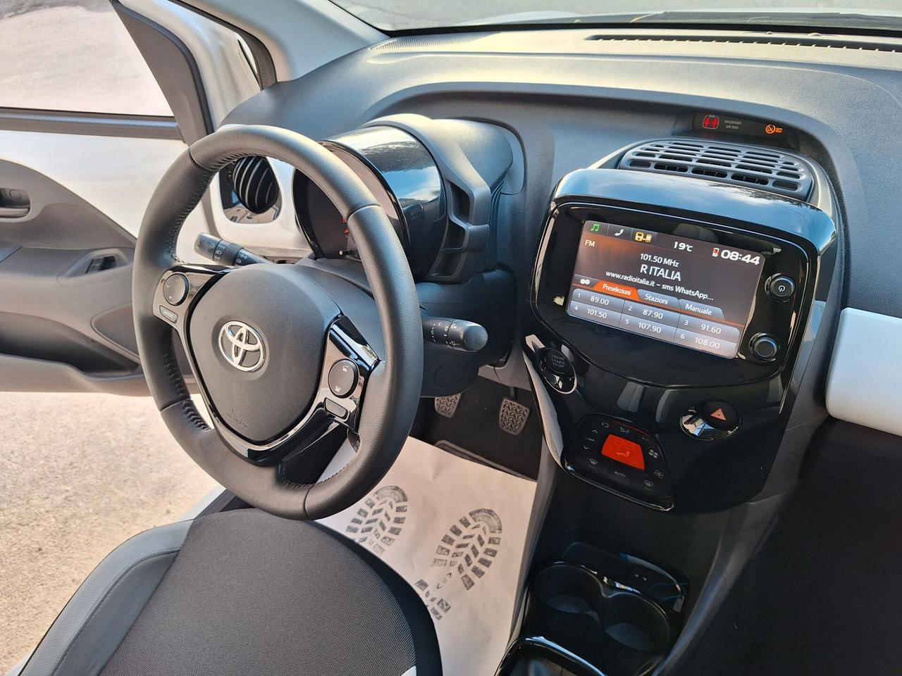 Toyota Aygo 1.0 5 porte x-play PERFETTA FULL
