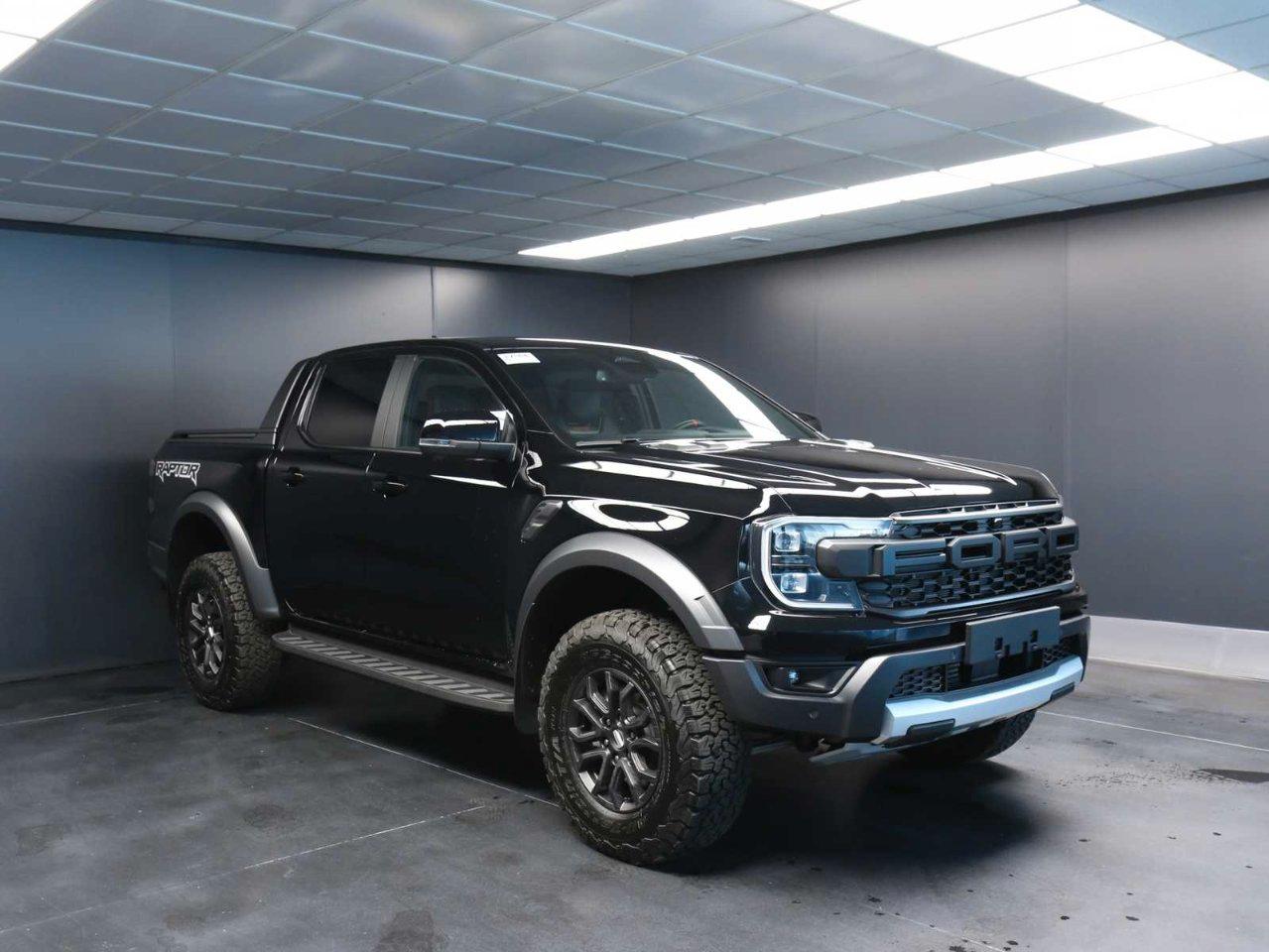 Ford Ranger Raptor 2.0 ecoblue 210cv auto pronto disponibile con due versione di colori