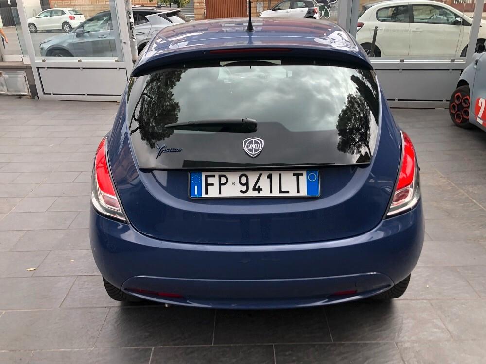 Lancia Ypsilon 1.2 69 CV 5 porte Unyca