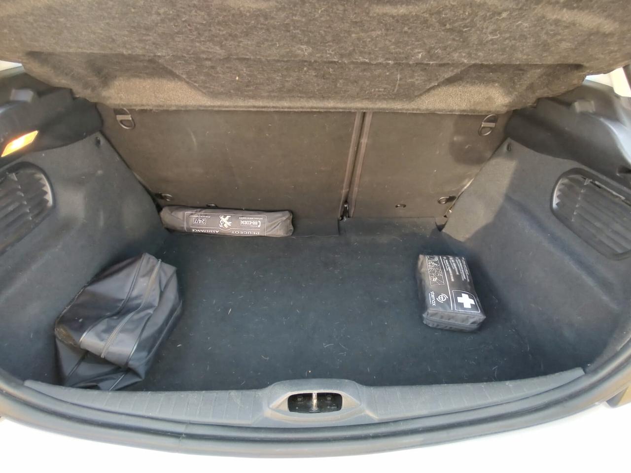 Peugeot 208 PureTech 82 5p. GPL Allure, BENZINA\GPL, OK NEOPATENTATI, GARANZIA L.12 MESI