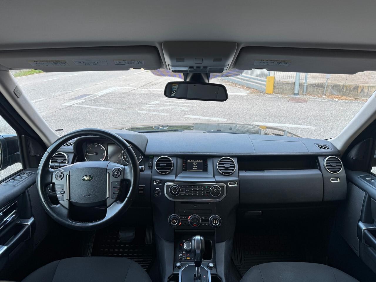 Land Rover Discovery 4 3.0 TDV6 SE