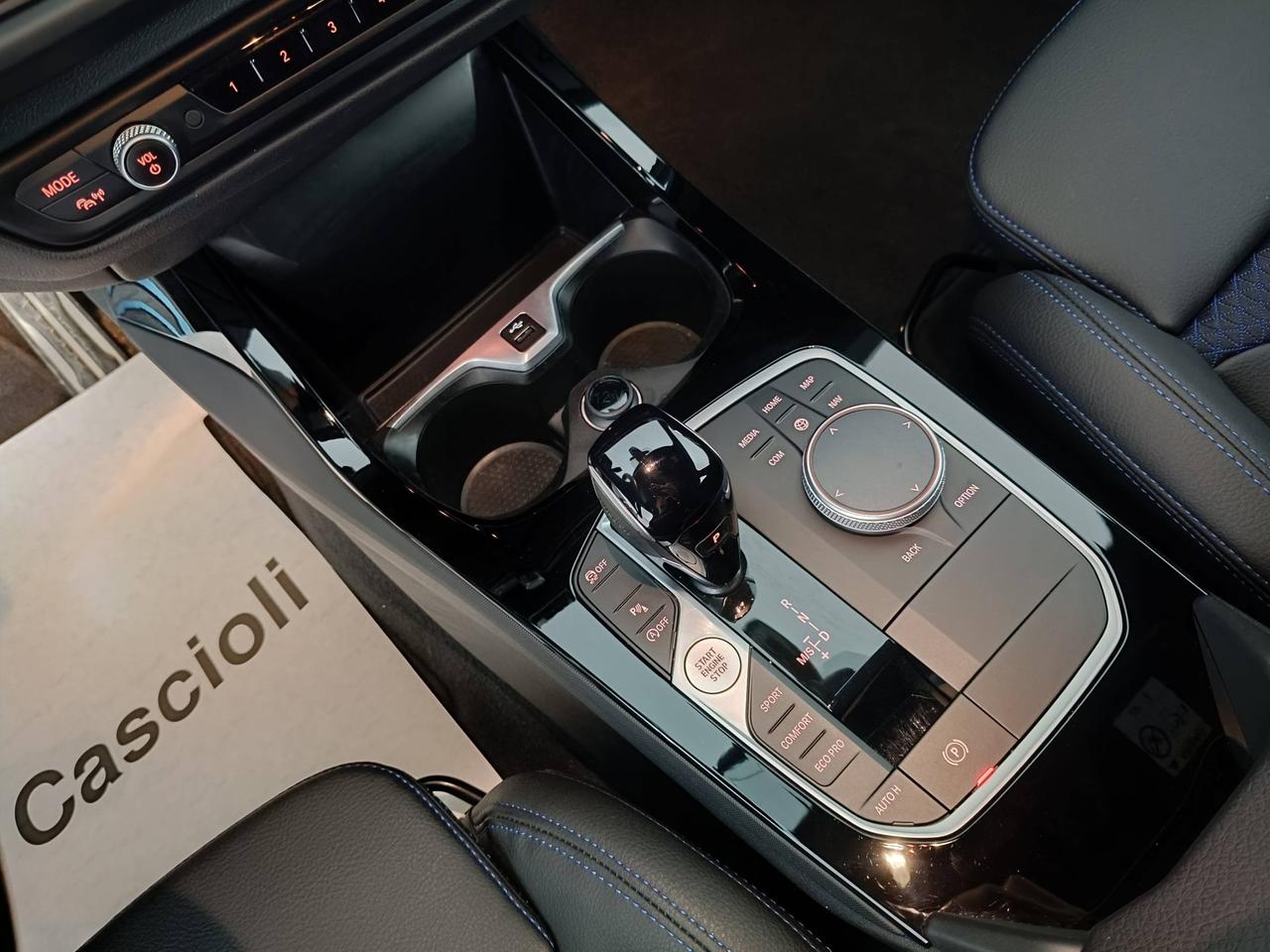 BMW Serie 1 F40 - 120d xdrive Msport auto