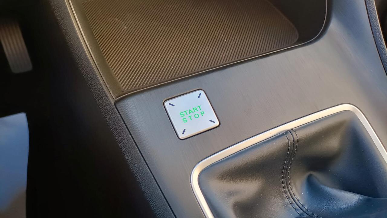 NUOVA Mg ZS 1.5 MT Standard 2025