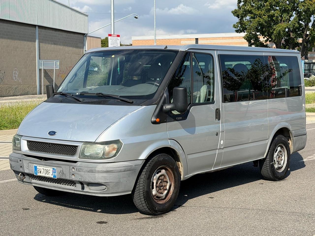 Ford Transit Bus 9 posti