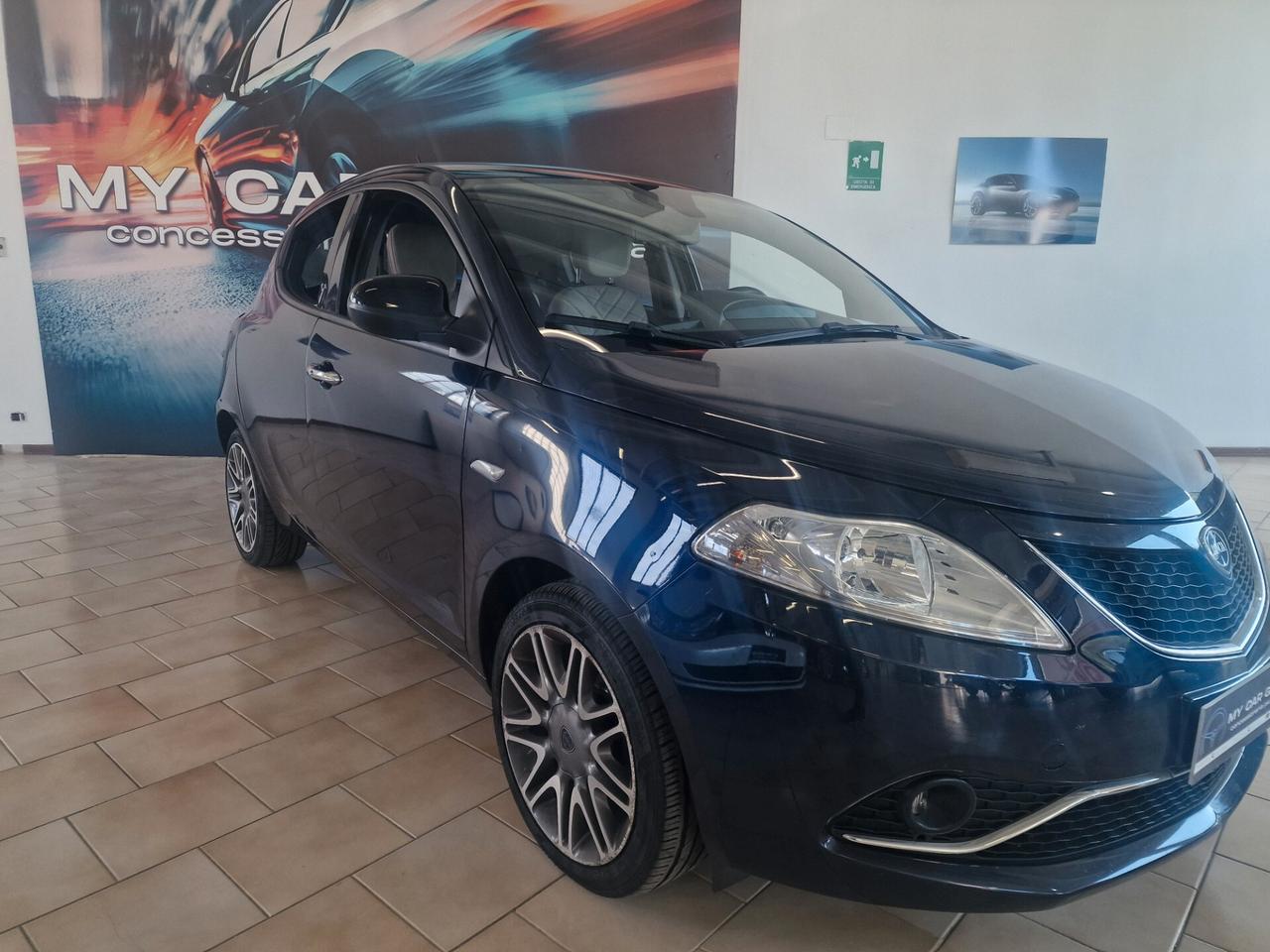 Lancia Ypsilon 1.2 69 CV 5 porte Gold
