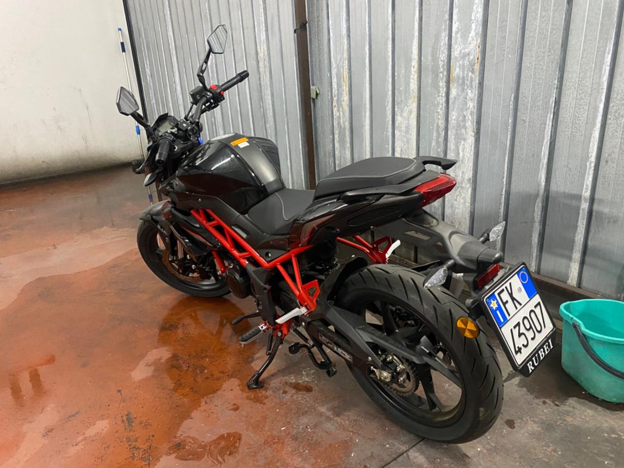 Benelli BN 125 Induro cross