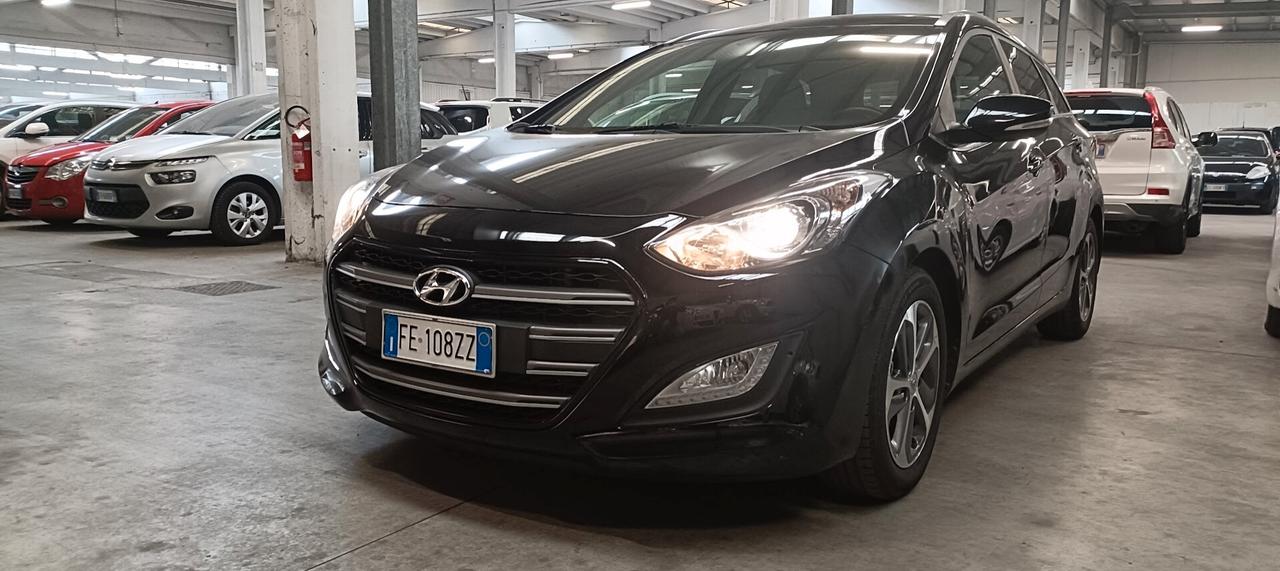 Hyundai i30 Wagon 1.6 CRDi SOLO 120MILA KM!!!!!!!!