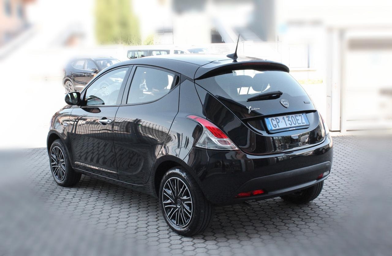 Lancia Ypsilon 1.0 FireFly 5 porte S&S Hybrid Gold Plus-OK NEOPATENTATI