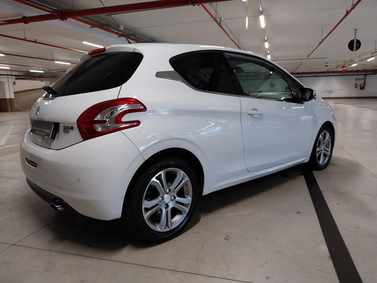 Peugeot 208 1.6 e-HDi 92 CV 3 porte Allure - ok neopatentati