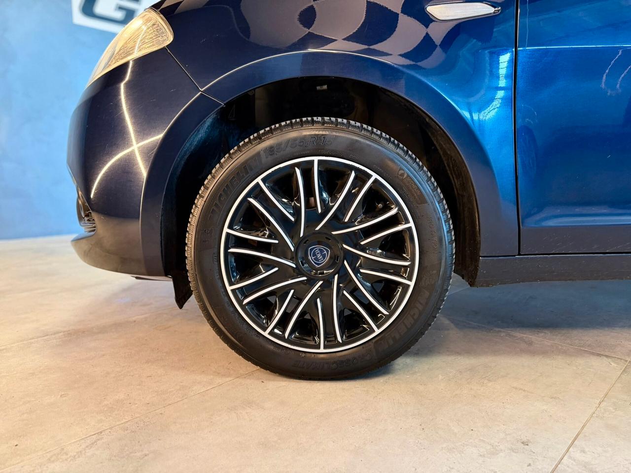 Lancia Ypsilon 1.2 69 CV 5 porte S&S Platinum
