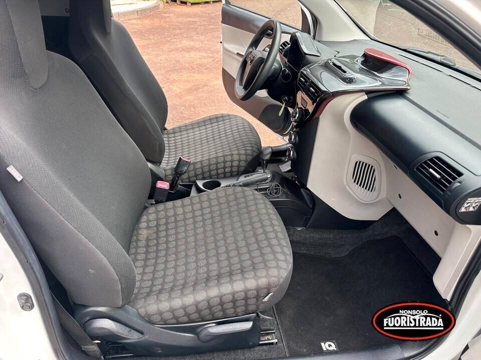 Toyota iQ 1.0 CVT Trend