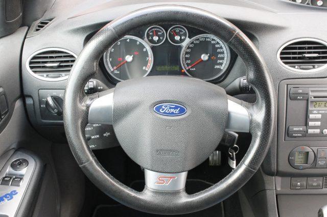 FORD Focus 2.5T (225CV) 20V 5p. ST