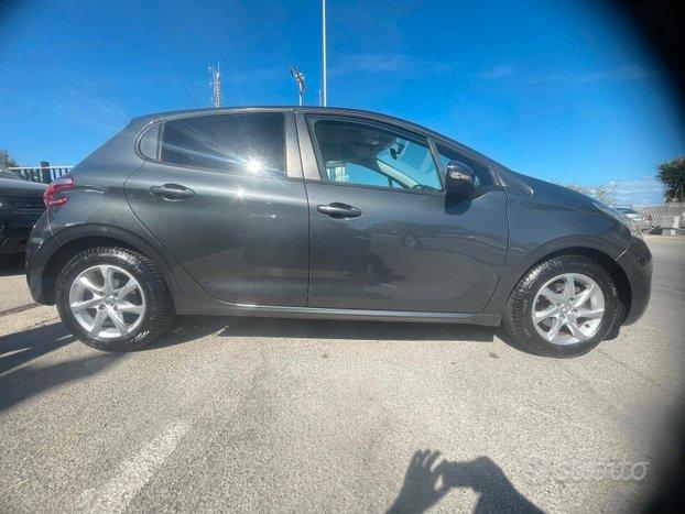 Peugeot 208 1.2 VTi 82 CV 5 porte Allure