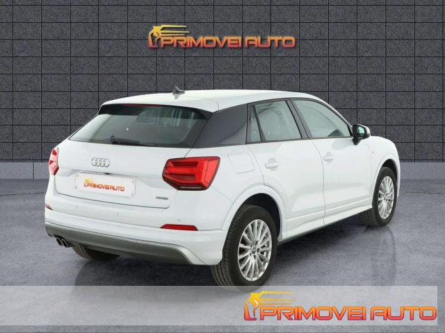 AUDI Q2 40 TFSI quattro S tronic Business Design