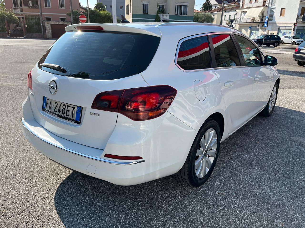 Opel Astra 1.6 CDTI EcoFLEX S&S Sports Tourer Cosmo