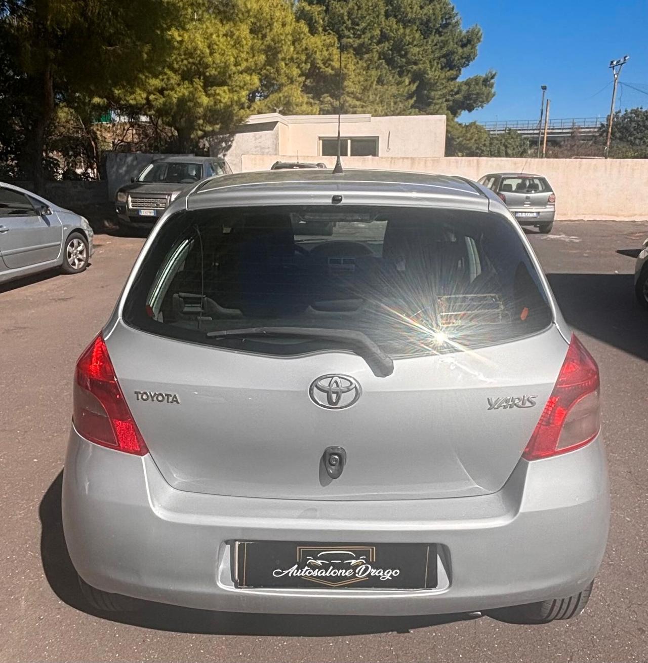 Toyota Yaris 1.0 5 porte