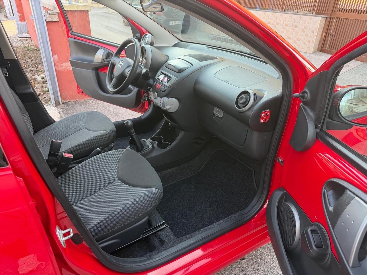 Toyota Aygo 1.0 12V VVT-i 5 porte Lounge Connect MMT