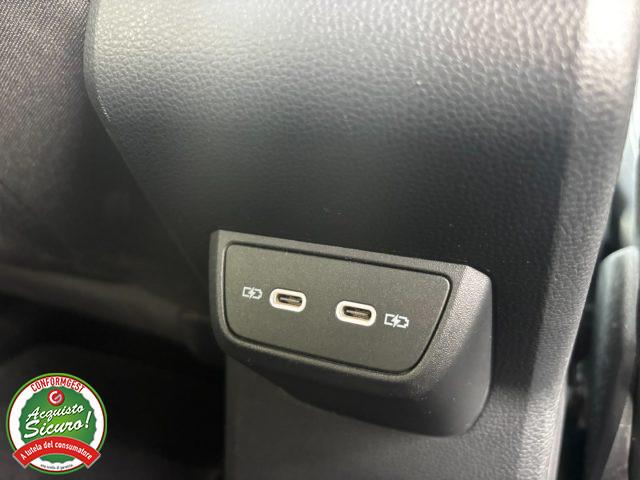 VOLKSWAGEN Taigo 1.0 TSI 110 CV DSG R-Line - PER NEOPATENTATO