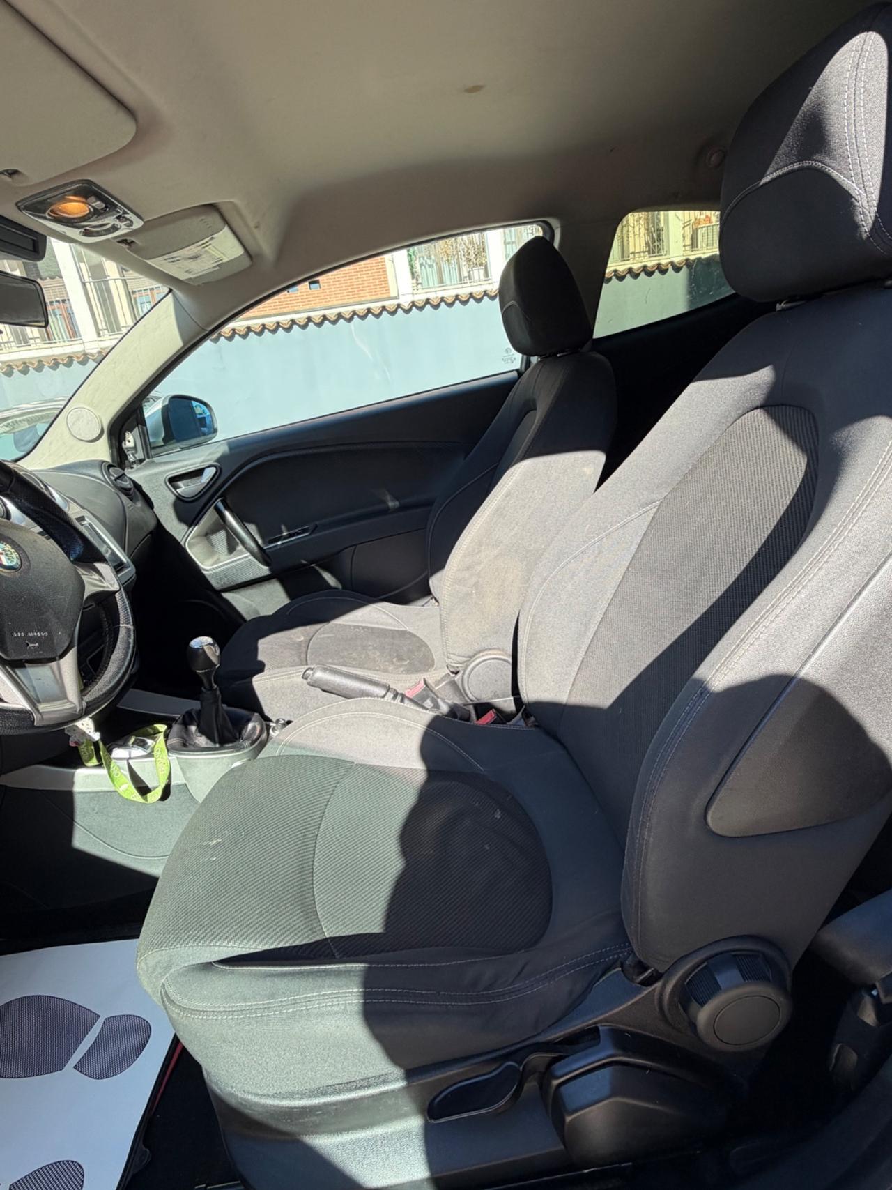 Alfa Romeo MiTo 1.3 JTDm-2 95 CV S&S Distinctive Sport Pack