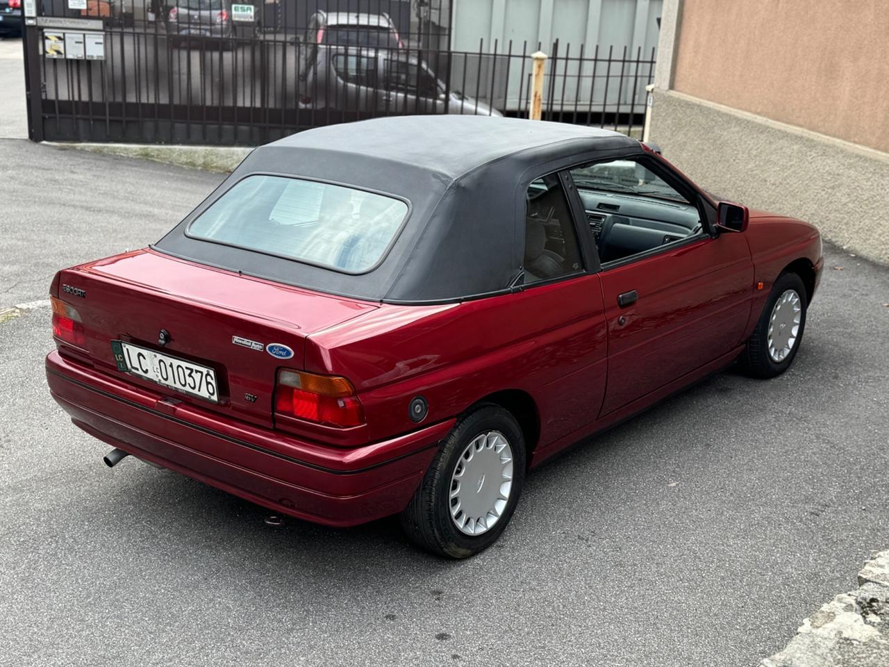 Ford Escort 1.8i 16V - Cabrio