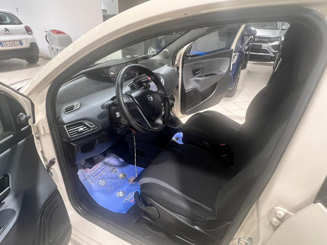 Lancia Ypsilon 1.2 69 CV 5 porte GPL Ecochic Gold