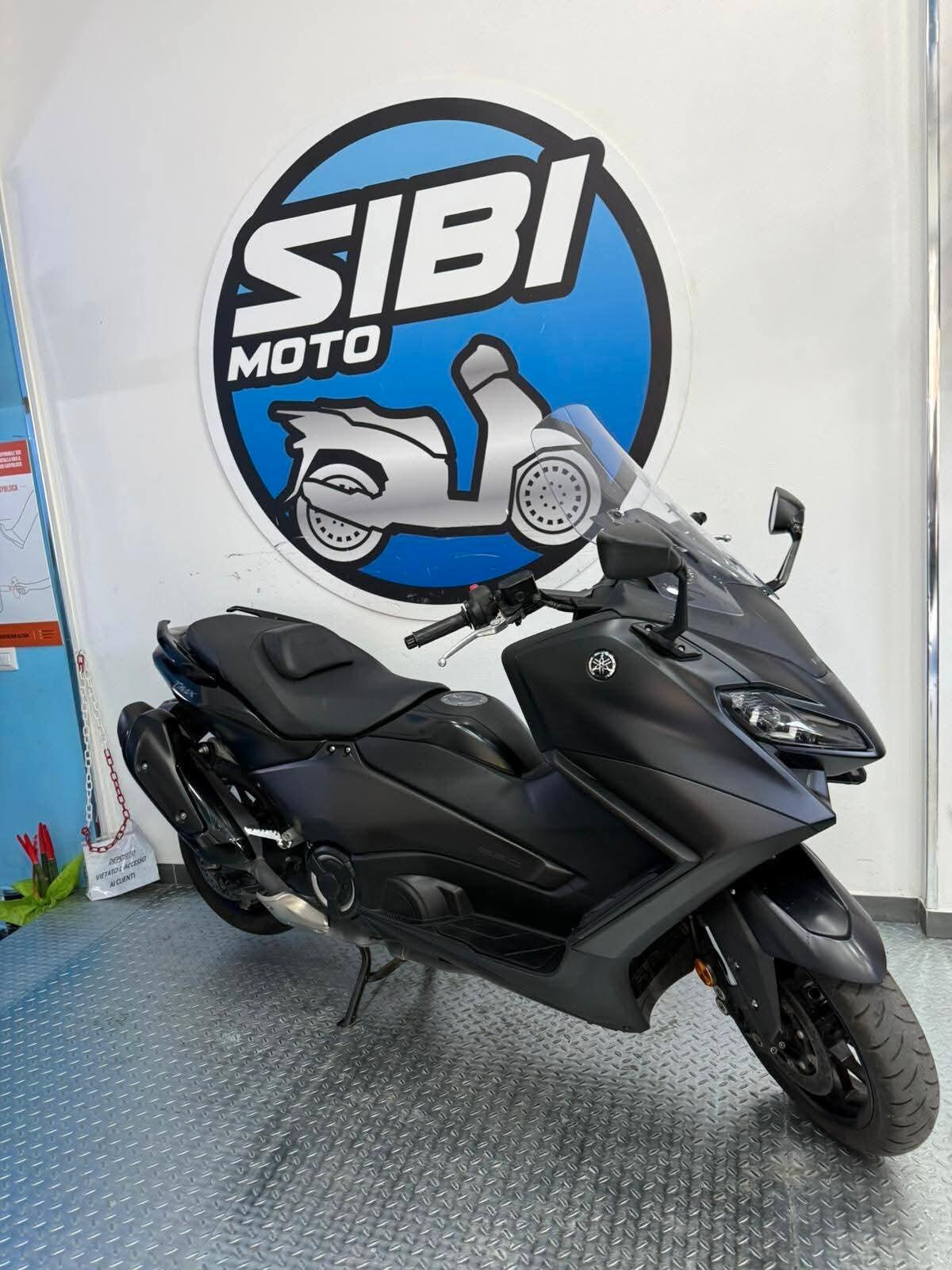 YAMAHA T-MAX 560