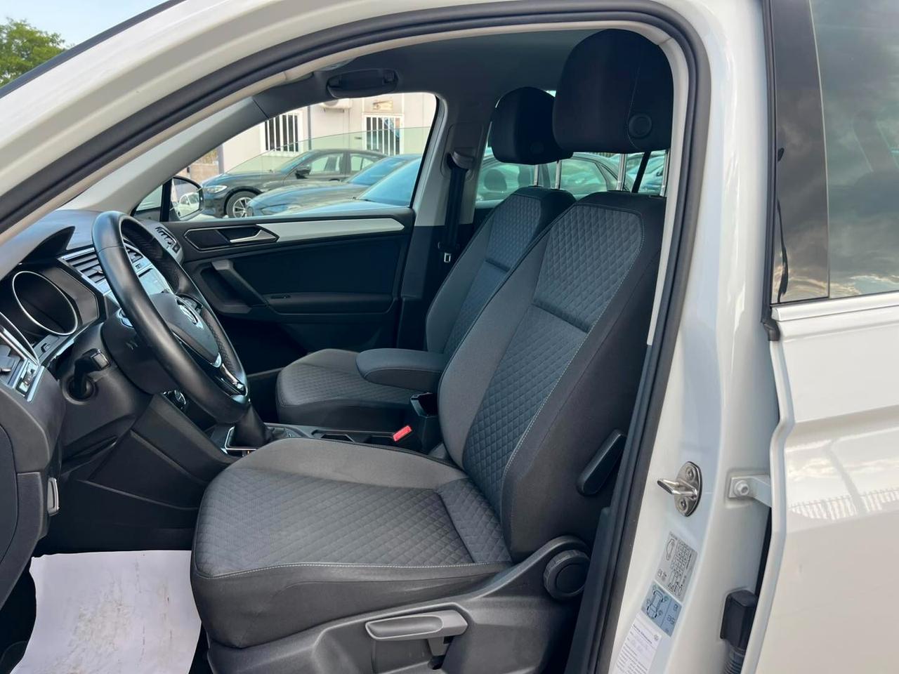 Volkswagen Tiguan 1.6 TDI 116Cv 6M -STYLE-NAVI