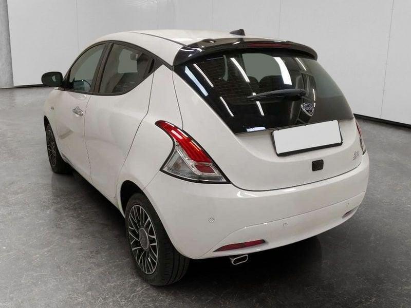 Lancia Ypsilon 1.0 firefly hybrid Gold Plus s&s 70cv 5p.ti