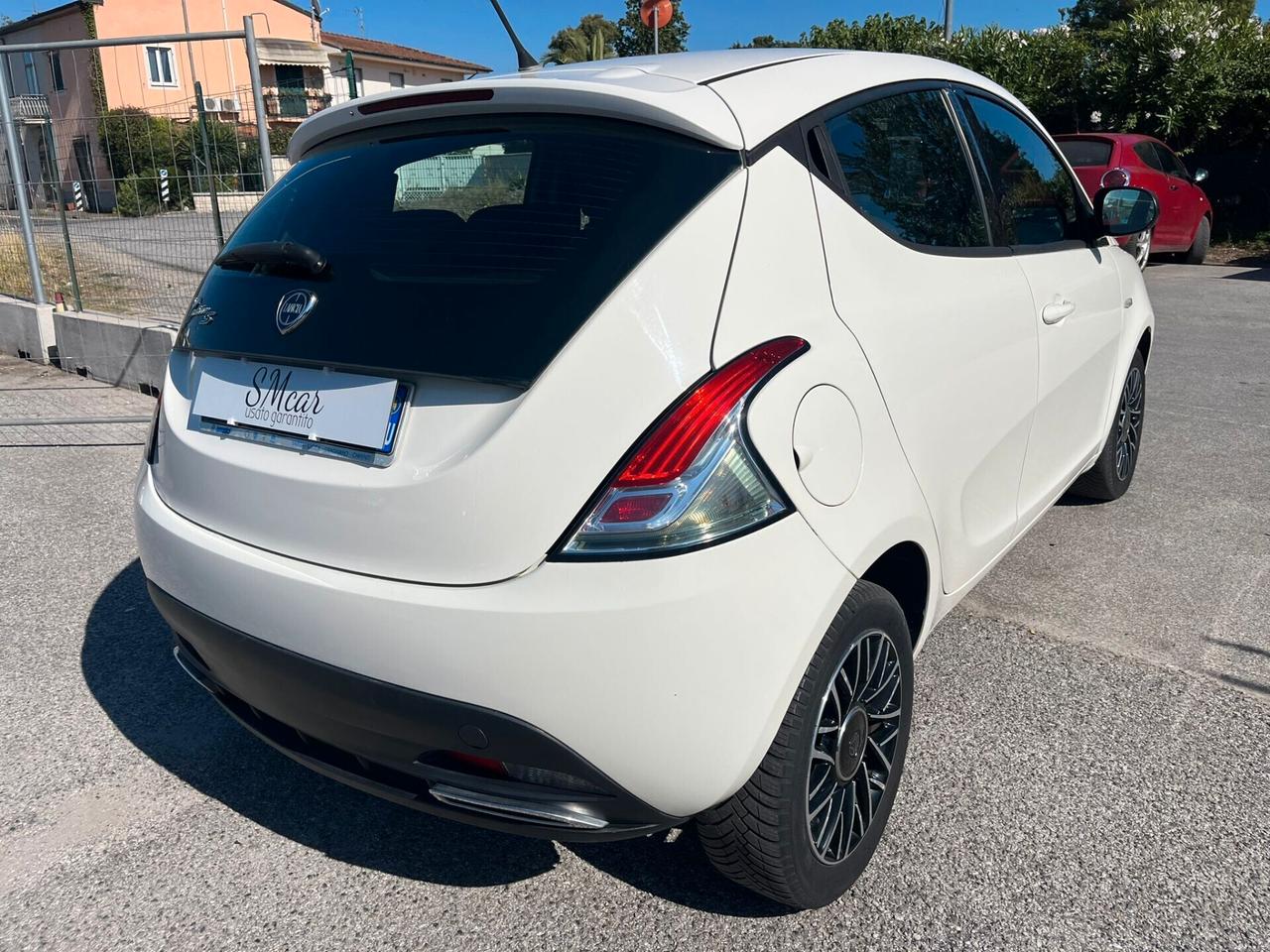 Lancia Ypsilon 1.2 69 CV 5 porte GPL Ecochic S Momodesign