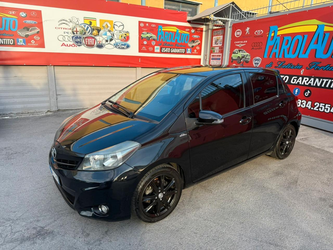 Toyota Yaris 1.4 90cv 5 porte Lounge - 2012