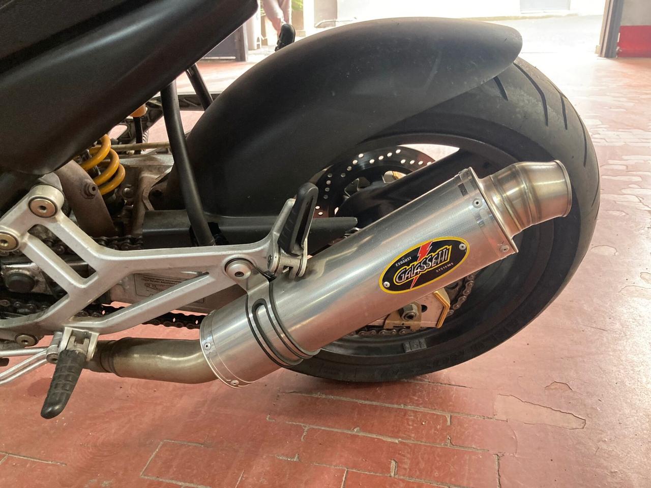 Ducati Monster 900