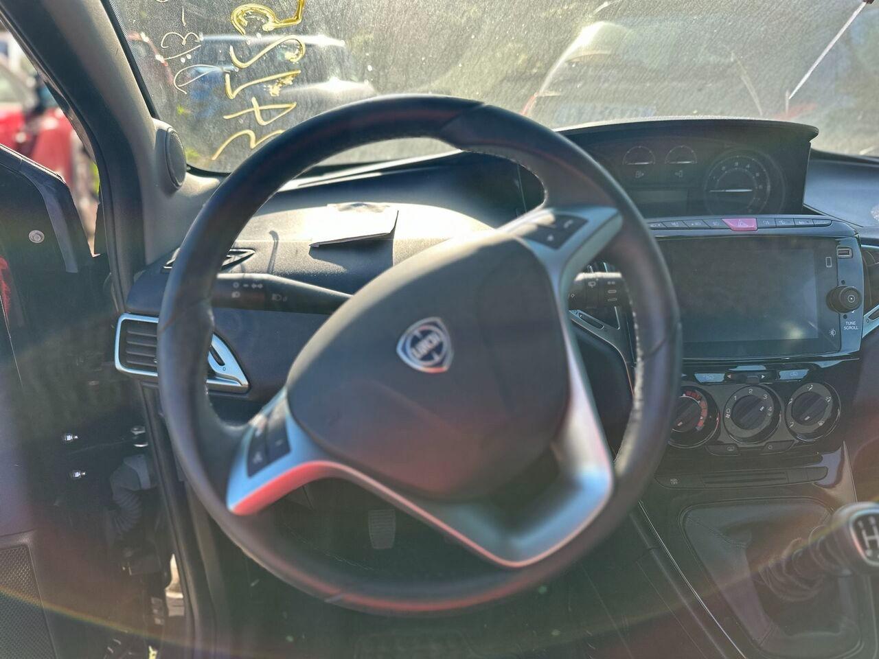 LANCIA Ypsilon III 2021 - Ypsilon 1.0 firefly hybrid Gold s&s 70cv 5p.ti