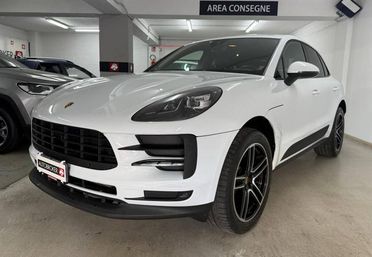 PORSCHE Macan 2.0