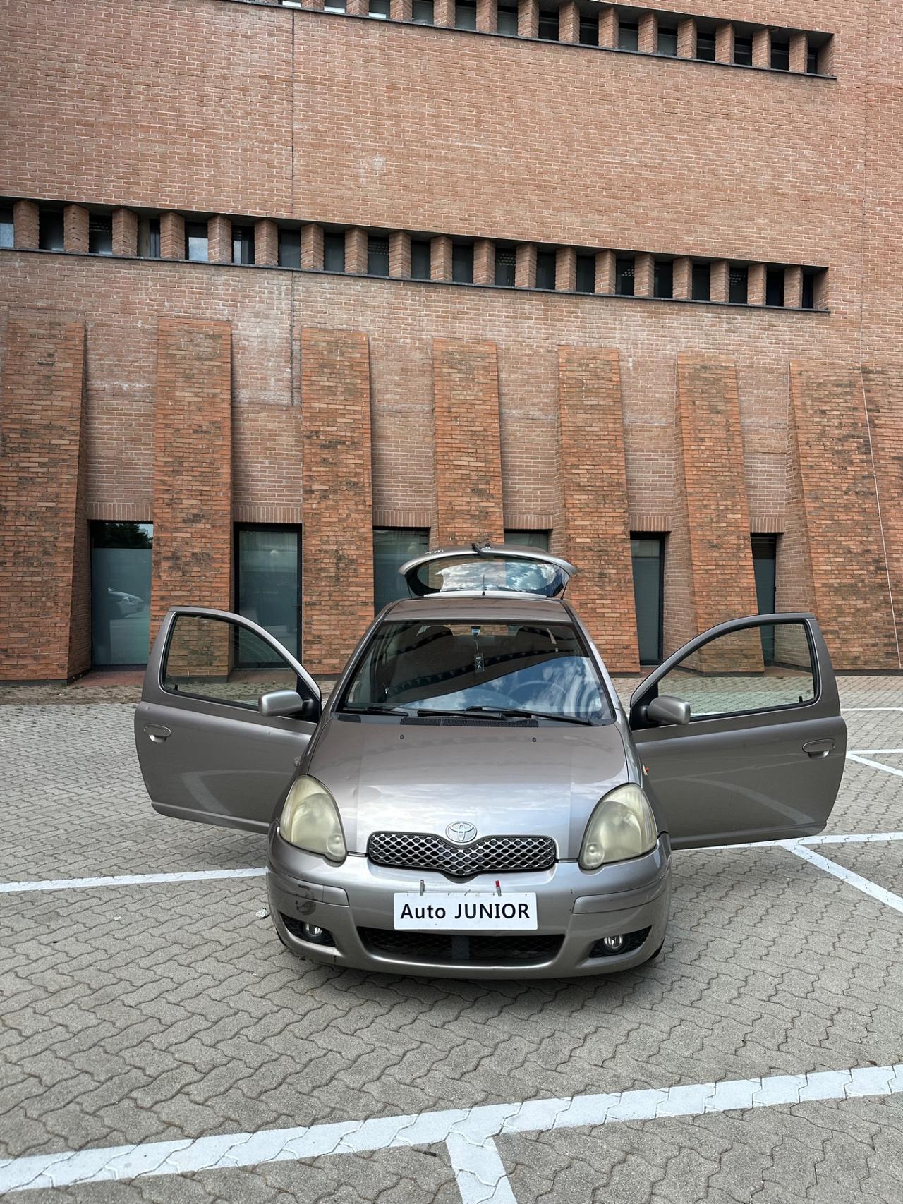 Toyota Yaris Verso 1.3i 16V cat Luna '03