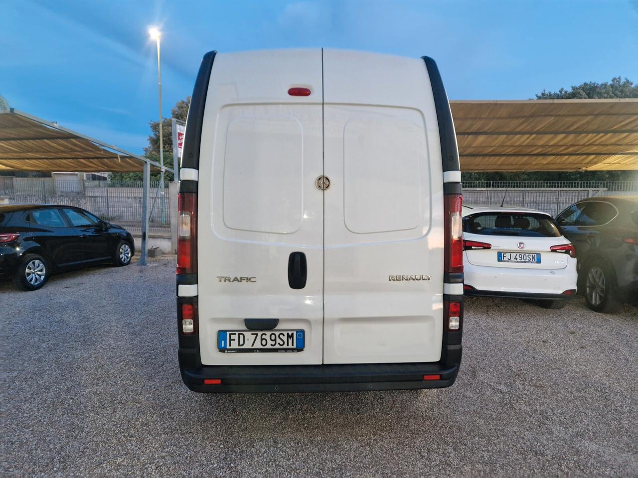 Renault Trafic 1.6 dCi 120cv tetto ALTO passo LUNGO