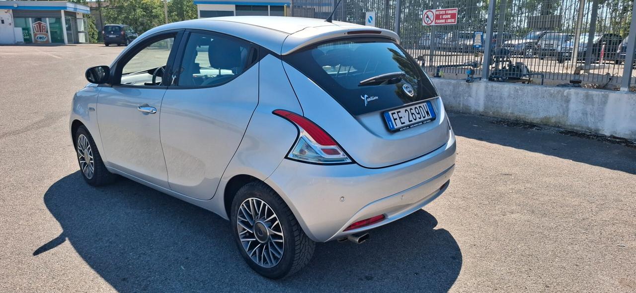Lancia Ypsilon 1.3 MJT 16V 95 CV 5 porte S&S Silver