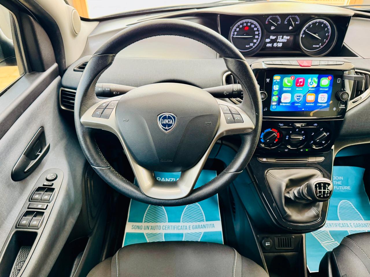 Lancia Ypsilon 1.0 Hybrid Silver / CarPlay S&S