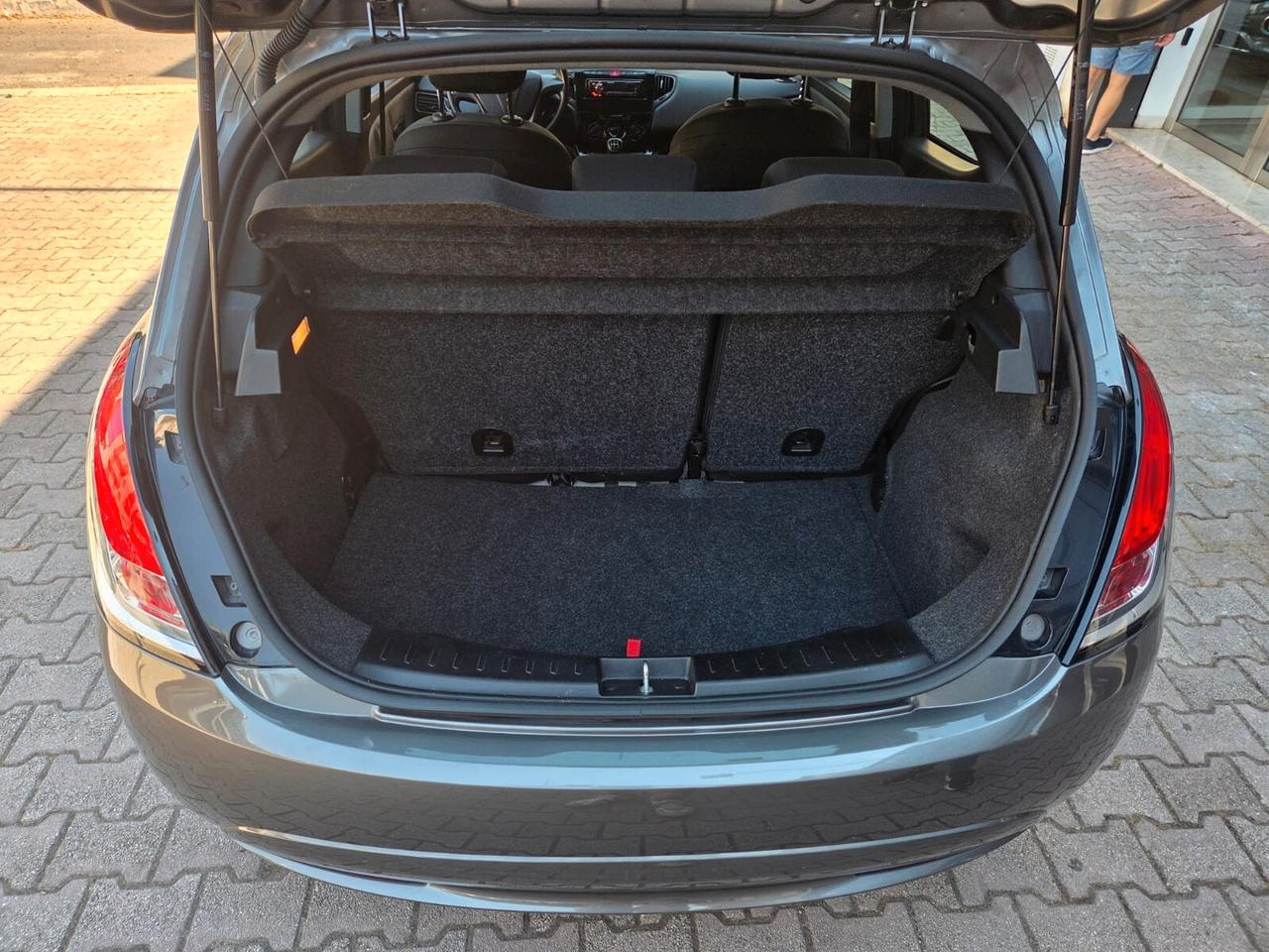 Lancia Ypsilon 1.2 Silver 17.000 KM