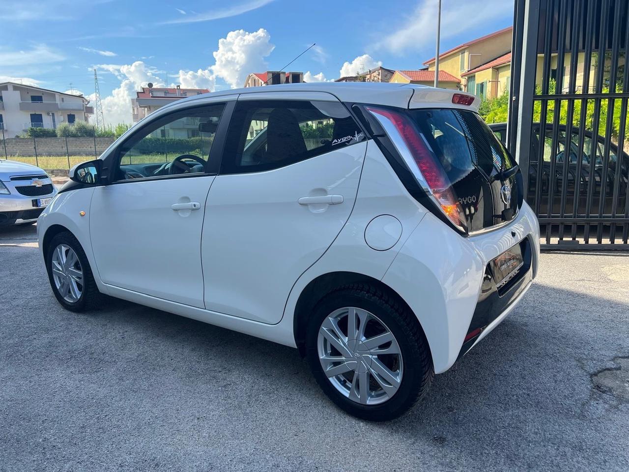 Toyota Aygo 5p 1.0 x-pure Bluetooth/Kamera
