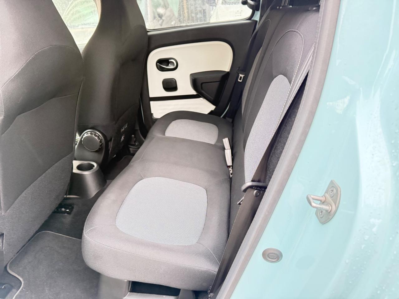 Renault Twingo LIMITEED C.AUTOMATICO PDC BLUETOOTH CERCHI 16 SOLO 25000 KM