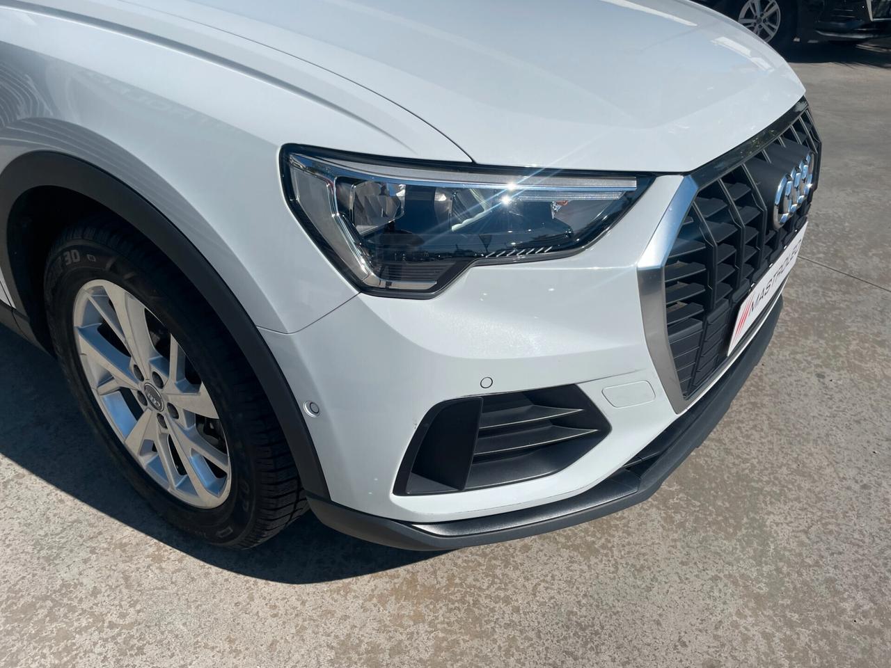 Audi Q3 35 TDI S tronic Business