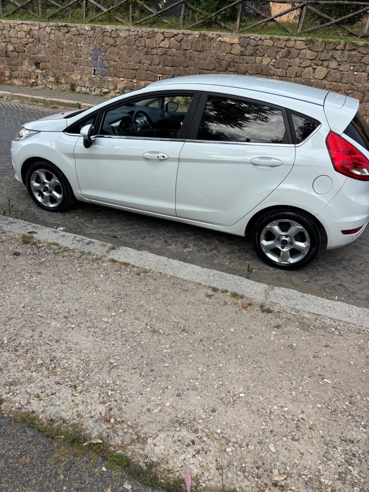 Ford Fiesta 1.2 82 CV 5 porte Titanium
