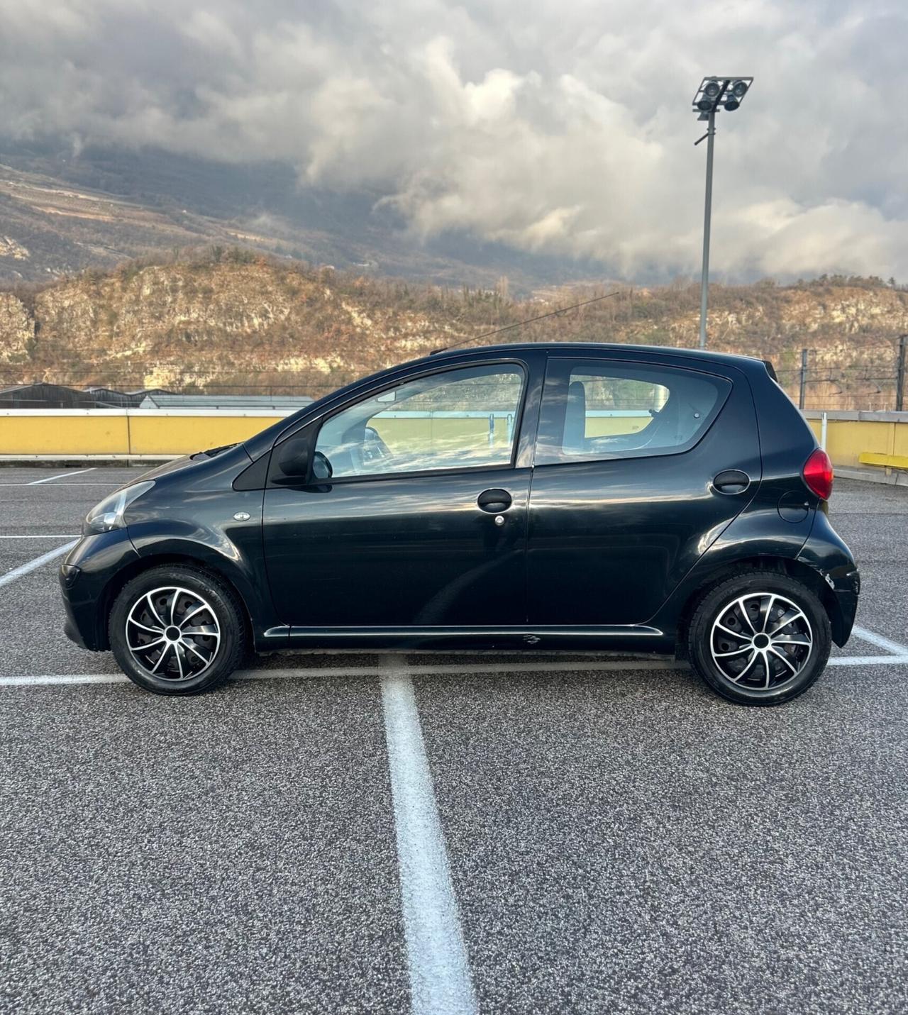 Toyota Aygo 1.0 12V VVT-i 5 porte Neopatentati