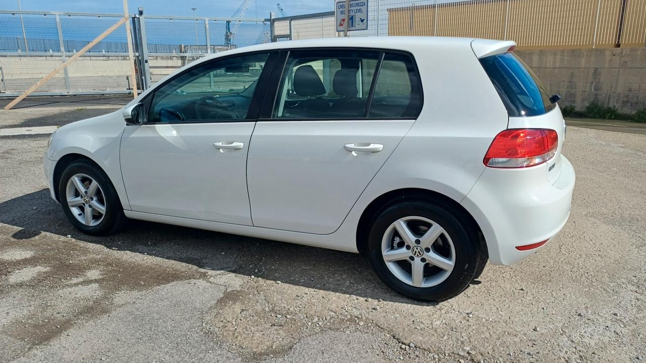 Volkswagen Golf 1.6 TDI DPF 5p. Highline