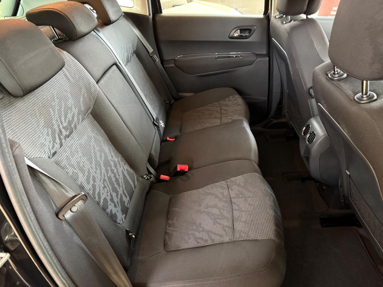 Peugeot 3008 1.6 e-HDi 112CV cambio robotizzato Stop&Start Allure