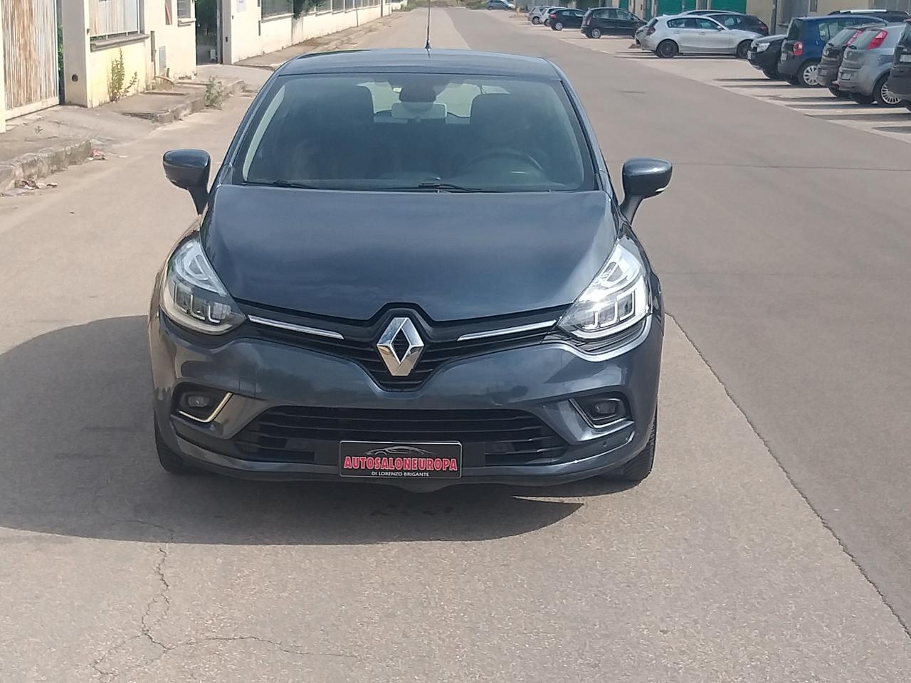 Renault Clio dCi 8V 75 CV Start&Stop 5 porte moschino Duel
