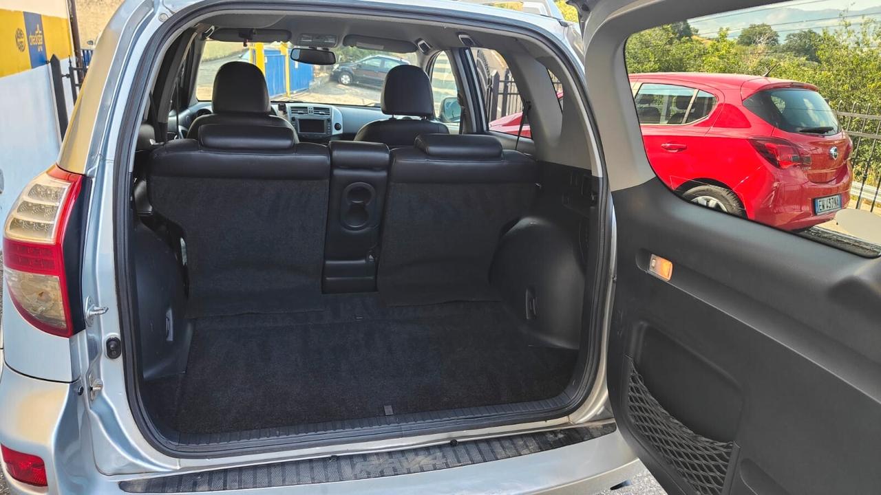 Toyota RAV 4 RAV4 2.2 D-4D 150 CV DPF Luxury